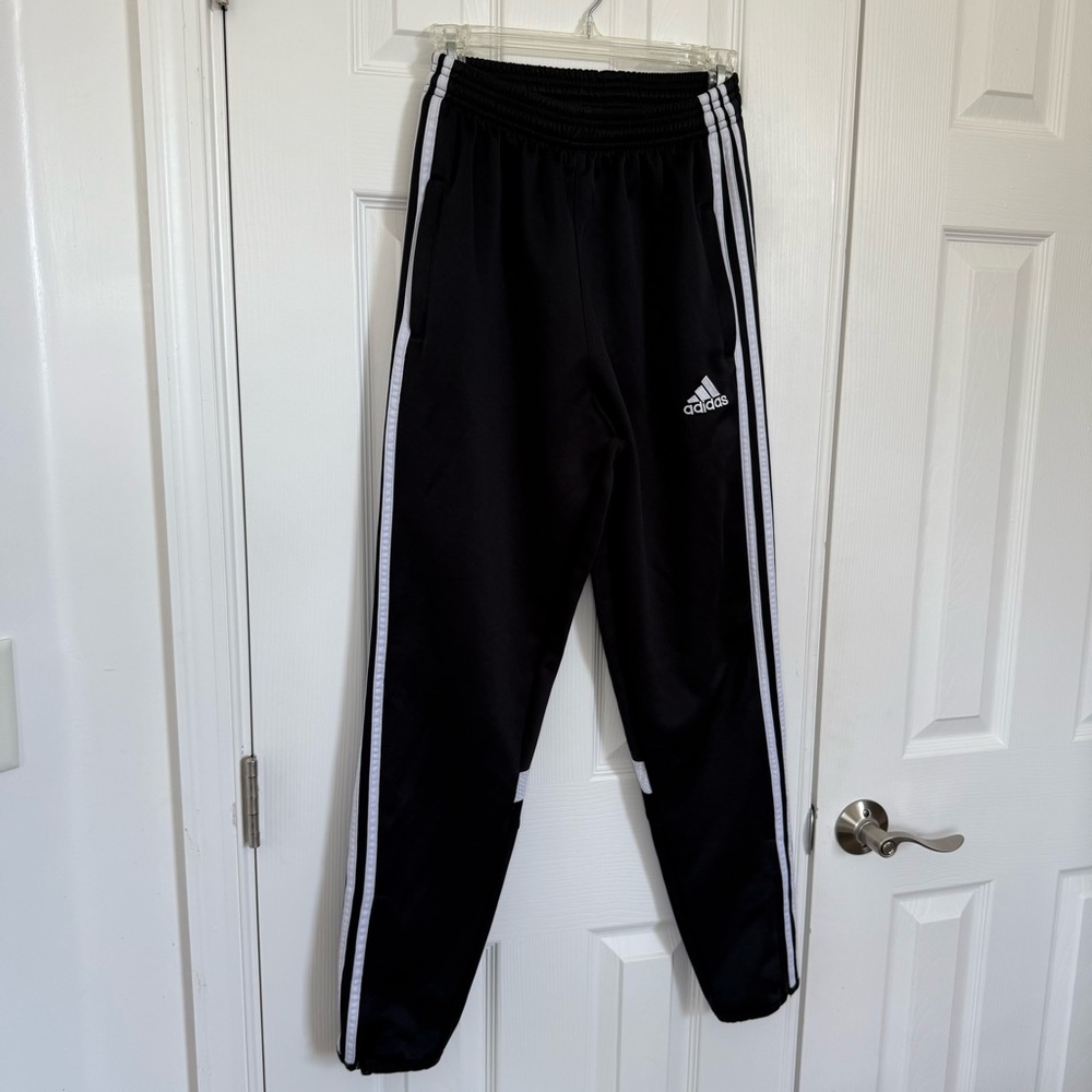 Adidas Unisex Black Track Lounge Jogger Sports Pants Kids Size XL Pockets EUC